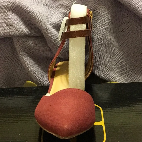 IMAN, NWT, MARSALA RED 3” Heels.Size 8W, see pics. Never worn or out of the box. - Picture 4 of 13